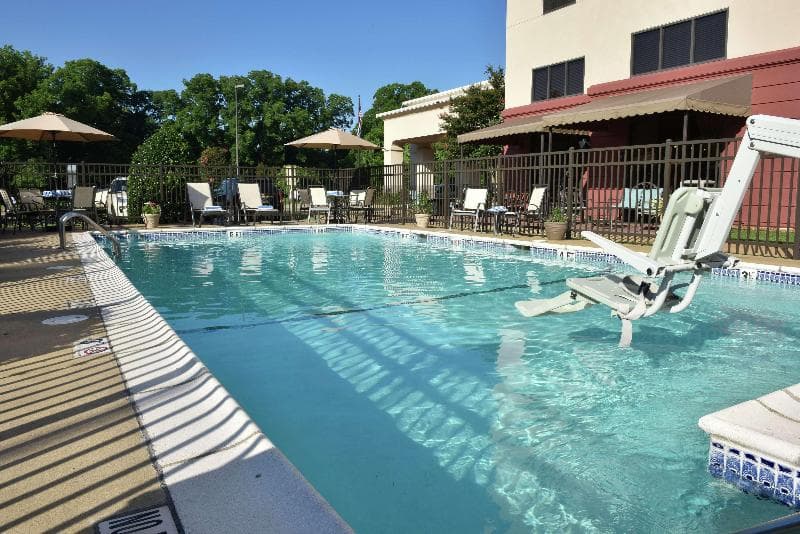 Hampton Inn & Suites Alexandria 3