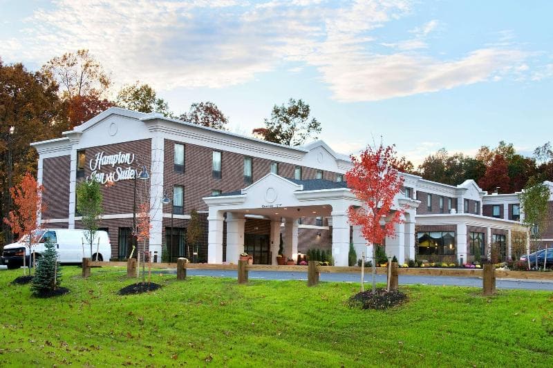 Hampton Inn & Suites Hartford/Farmington 3