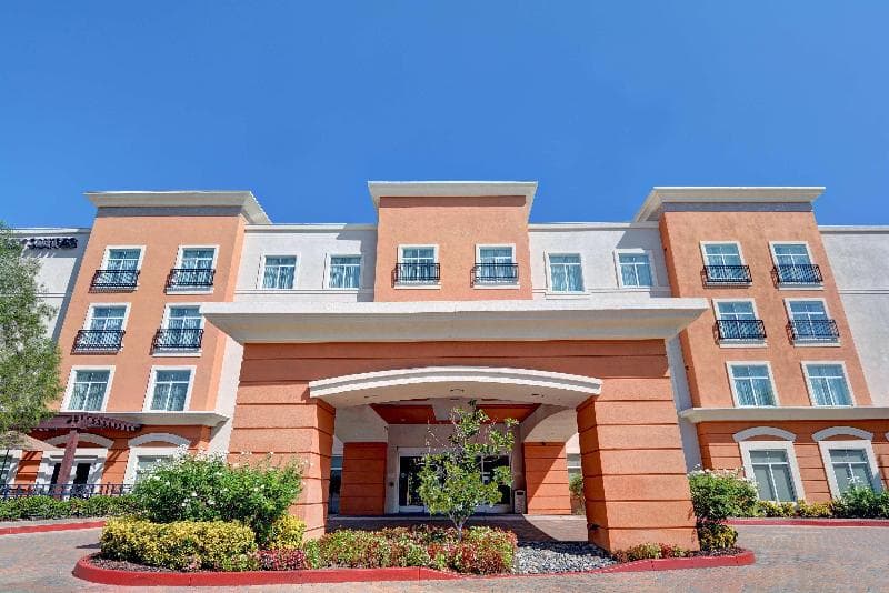 Embassy Suites by Hilton Valencia photo 1
