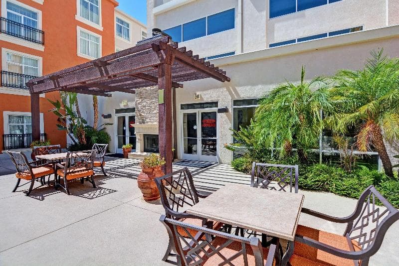 Embassy Suites by Hilton Valencia 3