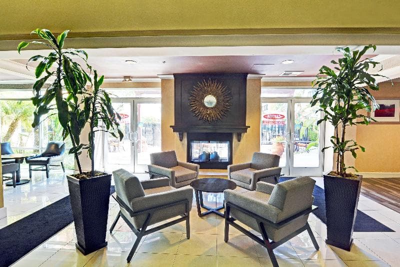 Embassy Suites by Hilton Valencia 5