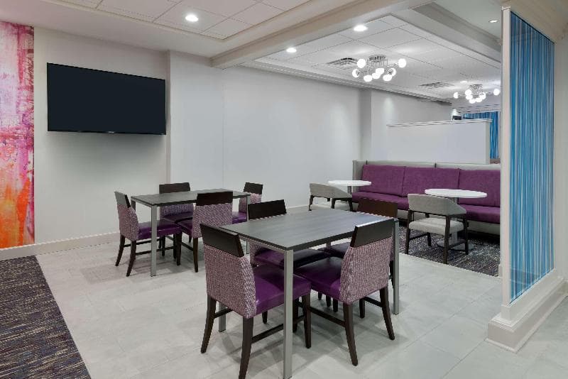 Hampton Inn & Suites Buffalo Downtown 4