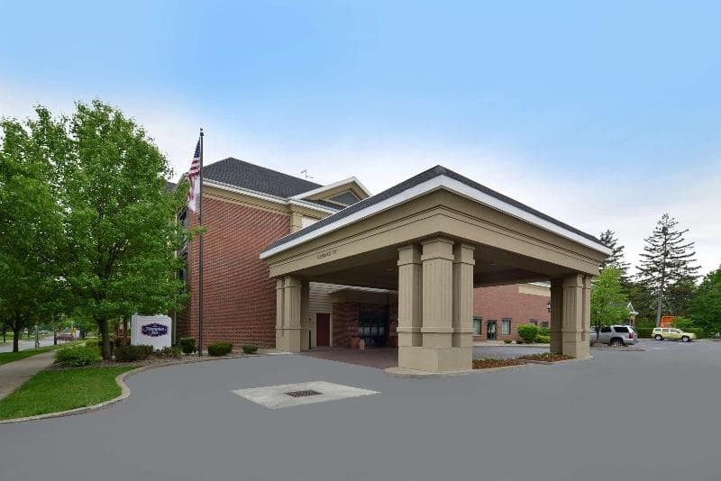 Hampton Inn East Aurora 4