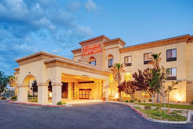 Hampton Inn & Suites Lancaster 2