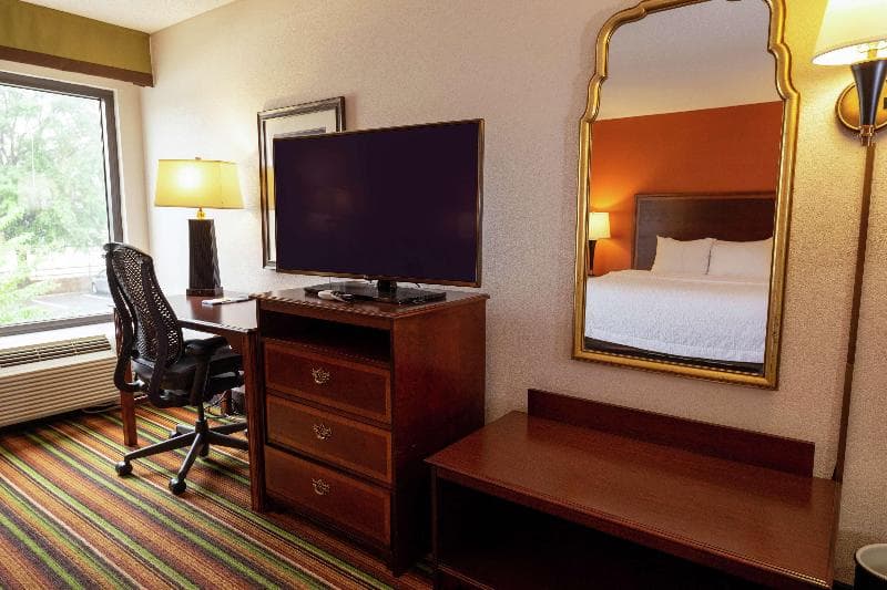 Hampton Inn Winston-Salem-I-40/Hanes Mall 4