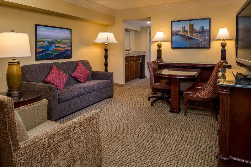 Embassy Suites by Hilton Sacramento Riverfront Promenade 2