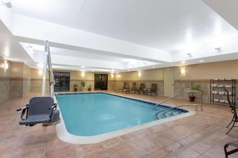 Hampton Inn & Suites Albany-Airport 3