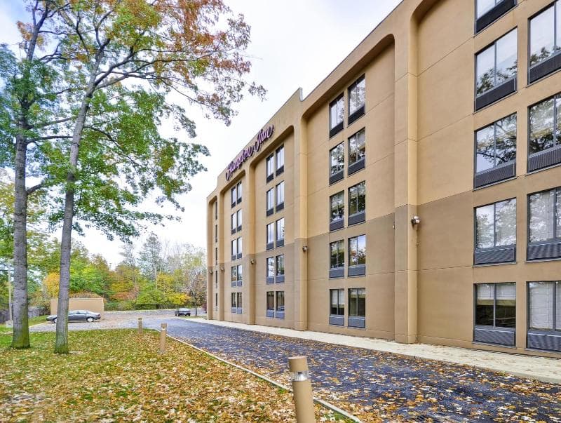 Hampton Inn Cleveland-Westlake photo 1
