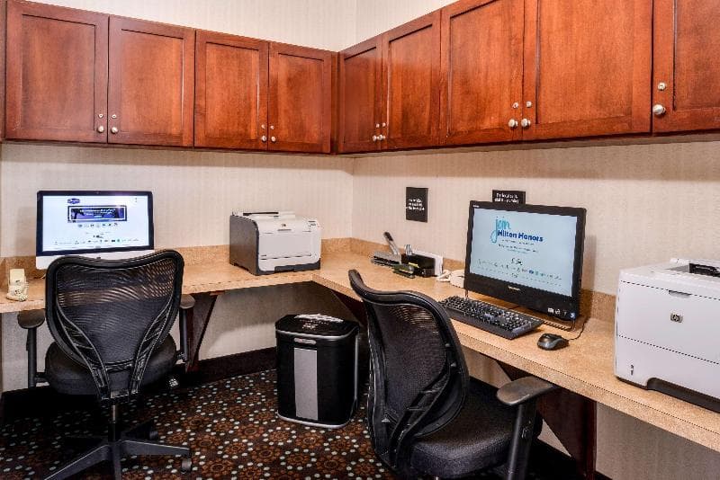 Hampton Inn & Suites Plymouth photo 1