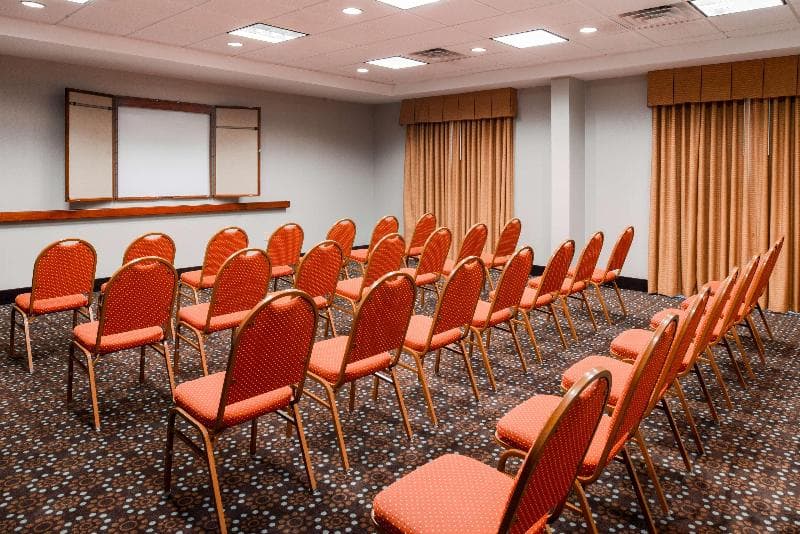 Hampton Inn & Suites Plymouth 5