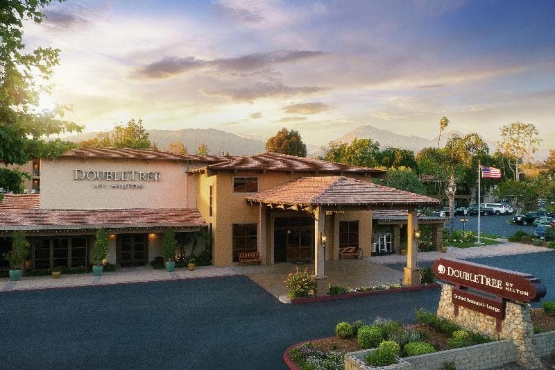 DoubleTree by Hilton Claremont 3