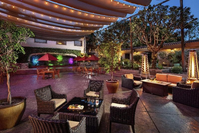 DoubleTree by Hilton Claremont 4