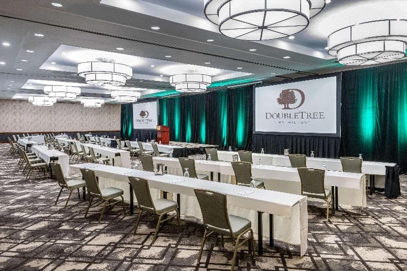 DoubleTree by Hilton Hotel Denver - Aurora photo 1