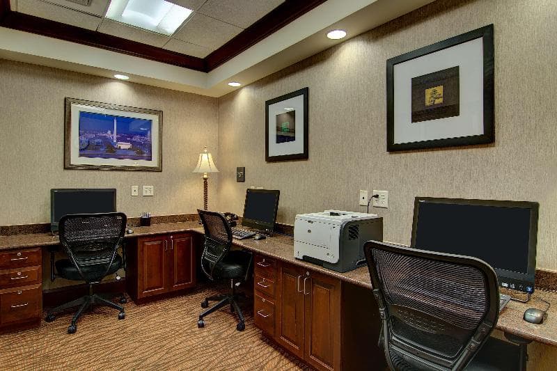 Hampton Inn & Suites Washington-Dulles International Airport photo 1