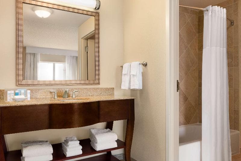 Hampton Inn & Suites Washington-Dulles International Airport 2
