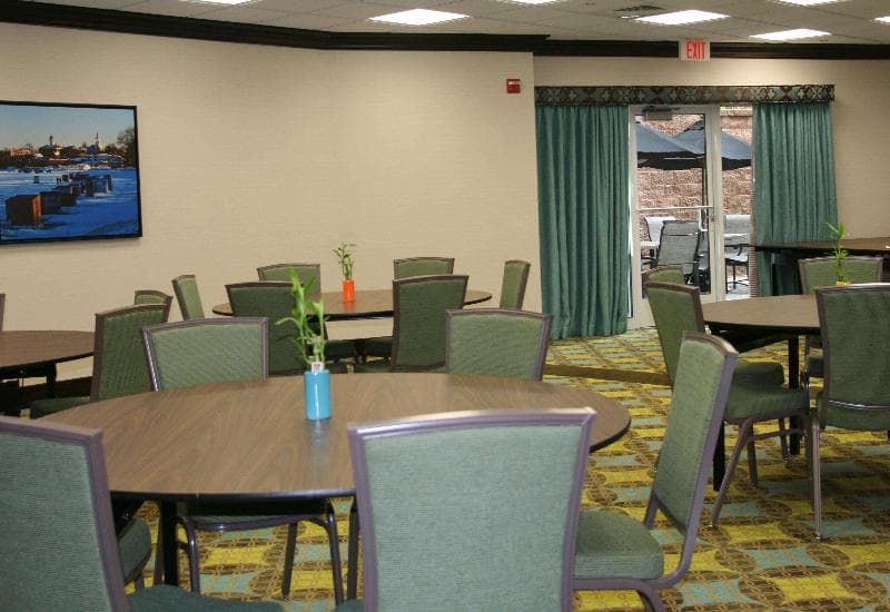 Hampton Inn & Suites Exeter 4