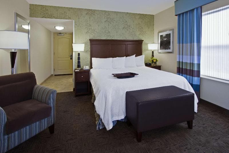 Hampton Inn & Suites Exeter 5