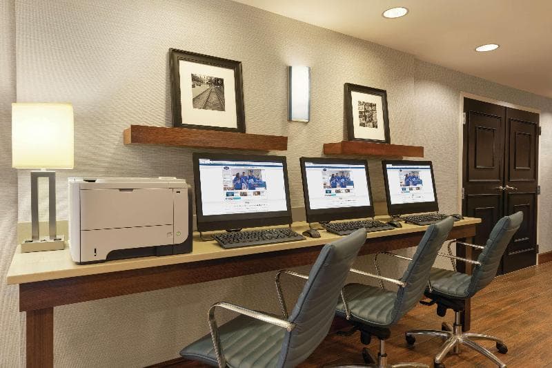 Hampton Inn Franklin/Milford photo 1