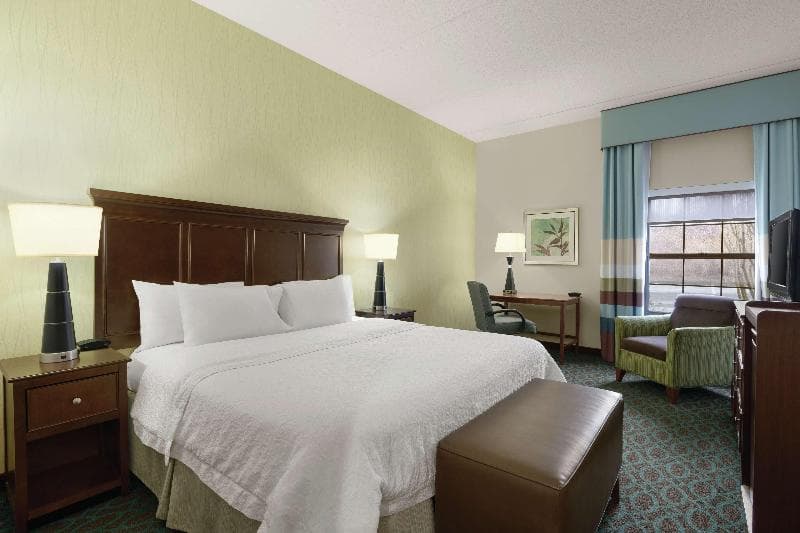 Hampton Inn Franklin/Milford 5