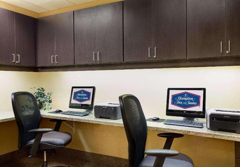 Hampton Inn & Suites Chicago/St. Charles photo 1