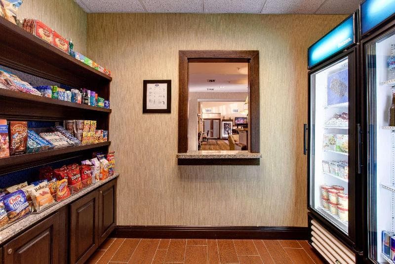 Hampton Inn & Suites Chicago/St. Charles 3