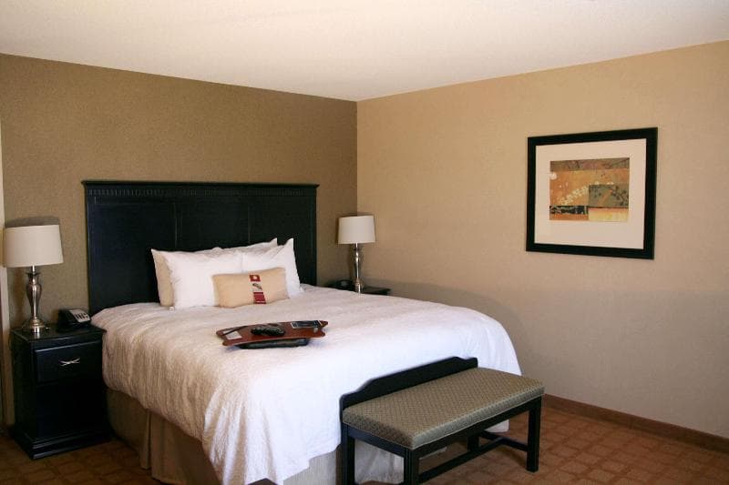 Hampton Inn & Suites Chicago/St. Charles 5