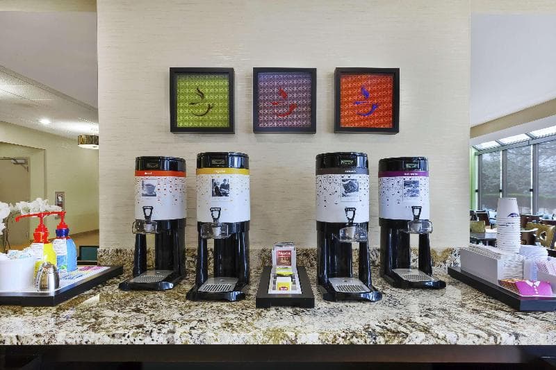 Hampton Inn Clinton 3