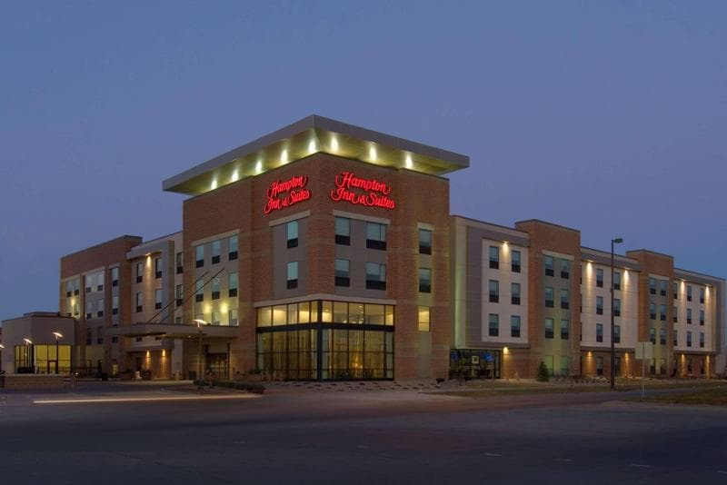 Hampton Inn & Suites Omaha-Downtown 5