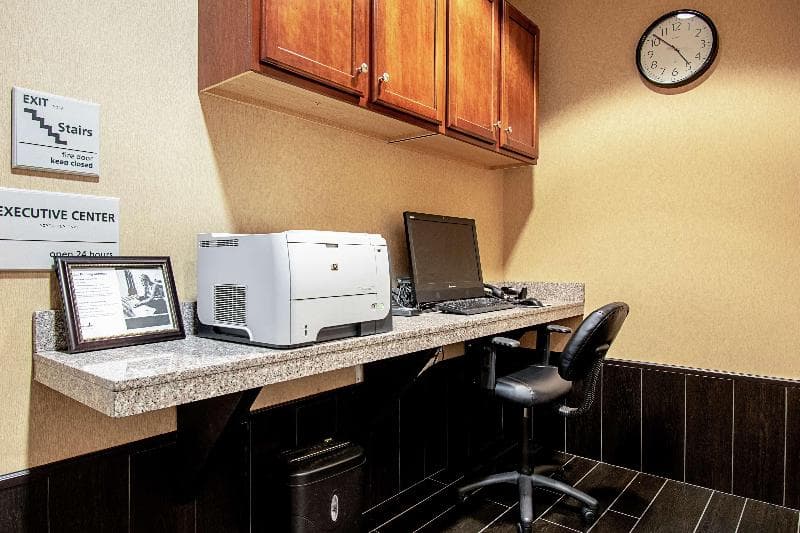 Hampton Inn Pine Grove photo 1