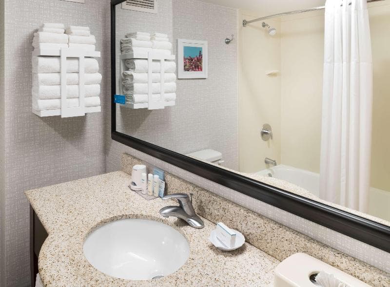 Hampton Inn & Suites Chicago-North Shore/Skokie photo 1