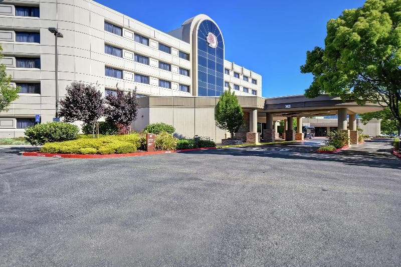 DoubleTree by Hilton Pleasanton at the Club 4