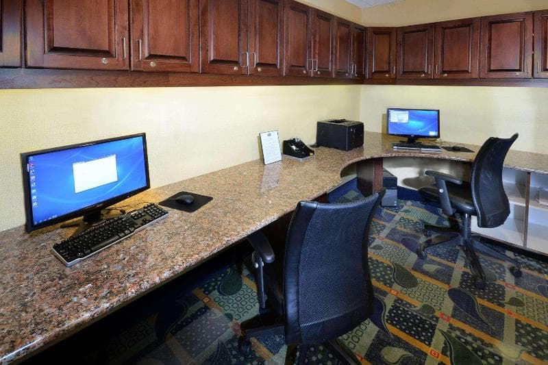 Hampton Inn Roxboro 1