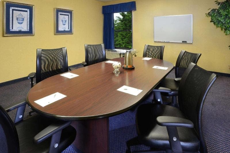 Hampton Inn Roxboro 4