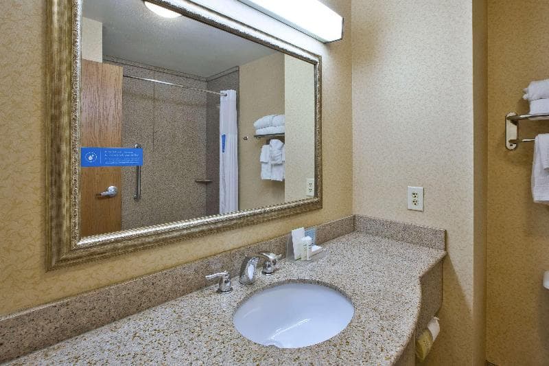 Hampton Inn Pittsburgh Area-Beaver Valley-Ctr Township photo 1