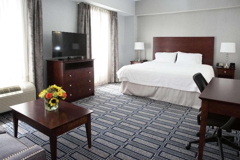 Hampton Inn & Suites Providence Downtown 2
