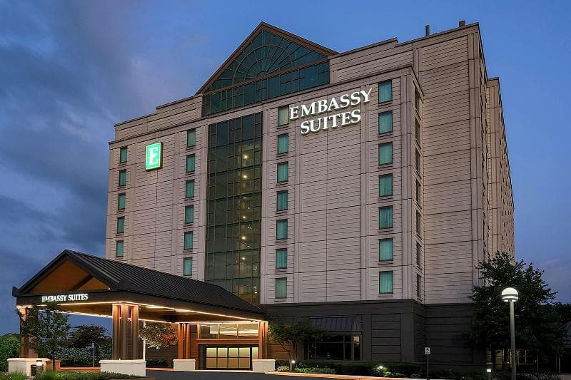 Embassy Suites by Hilton Chicago Lombard Oak Brook 2