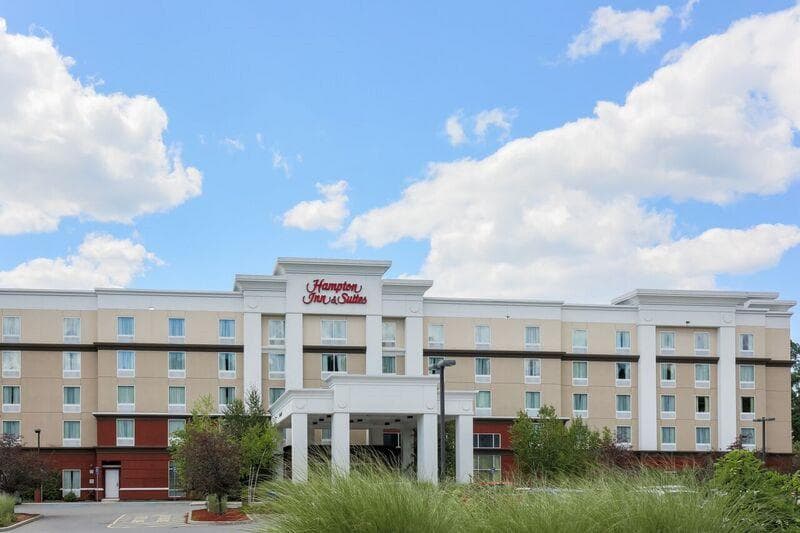 Hampton Inn & Suites Poughkeepsie 2