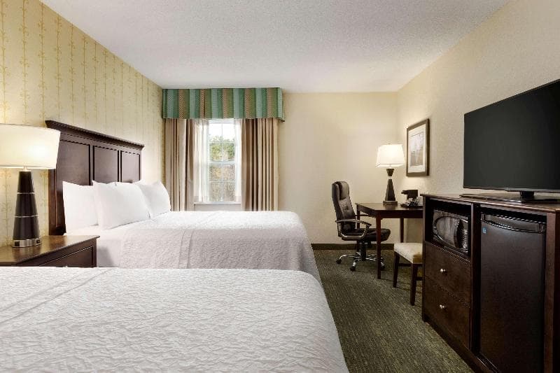 Hampton Inn Dover 2