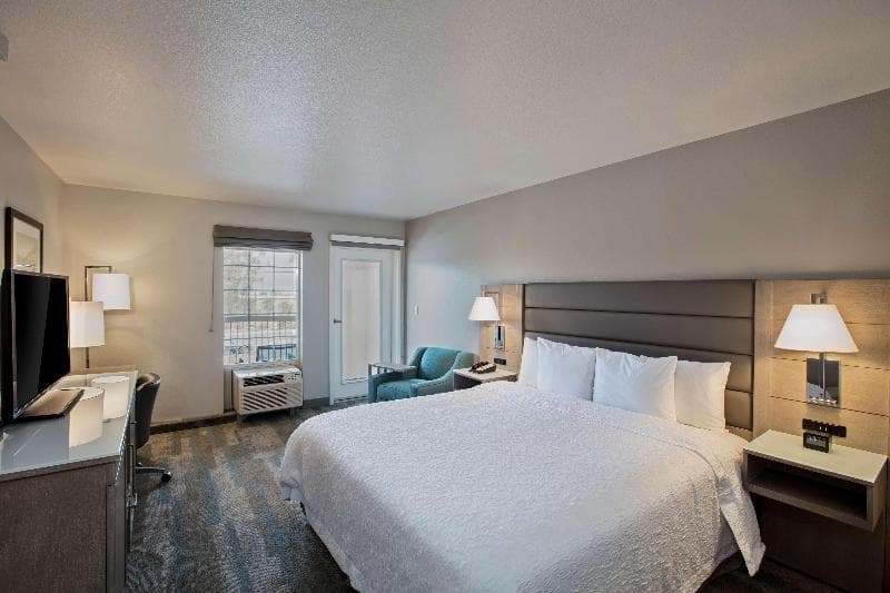 Hampton Inn & Suites Hermosa Beach 4