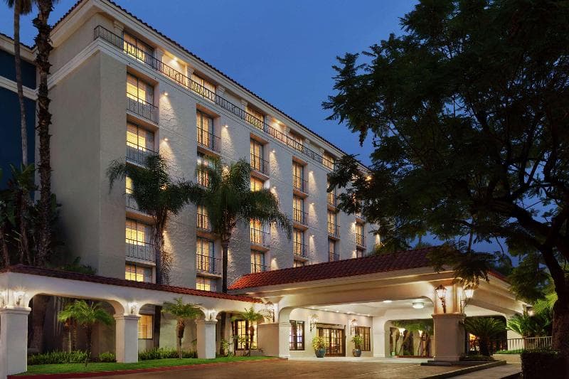 Embassy Suites Arcadia-Pasadena Area photo 1