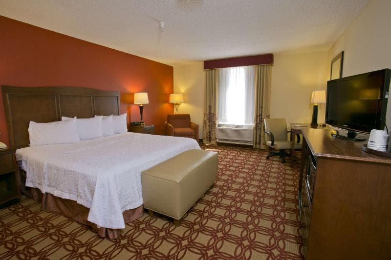 Hampton Inn & Suites Wiggins 2