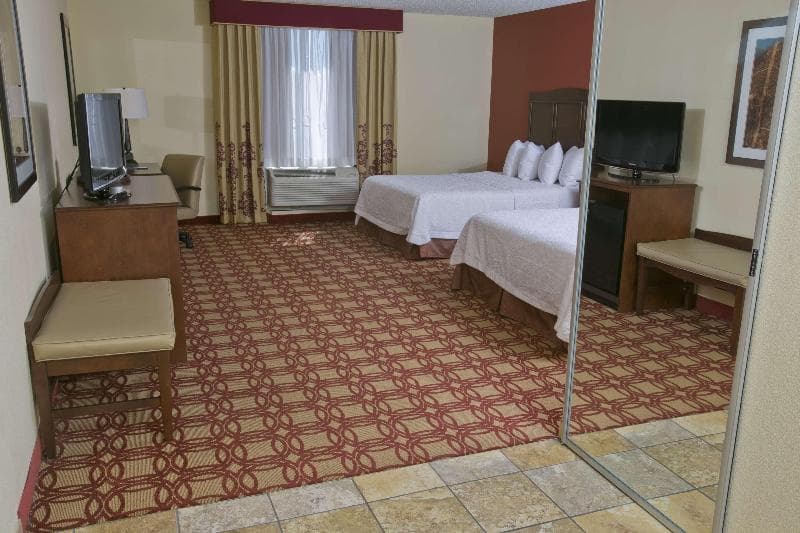 Hampton Inn & Suites Wiggins 5