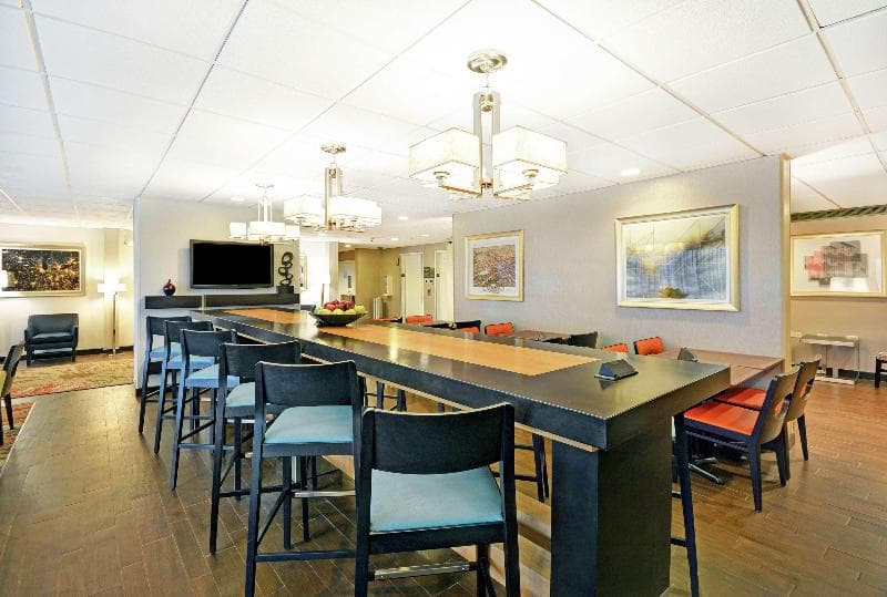 Hampton Inn Chicago/Naperville 3