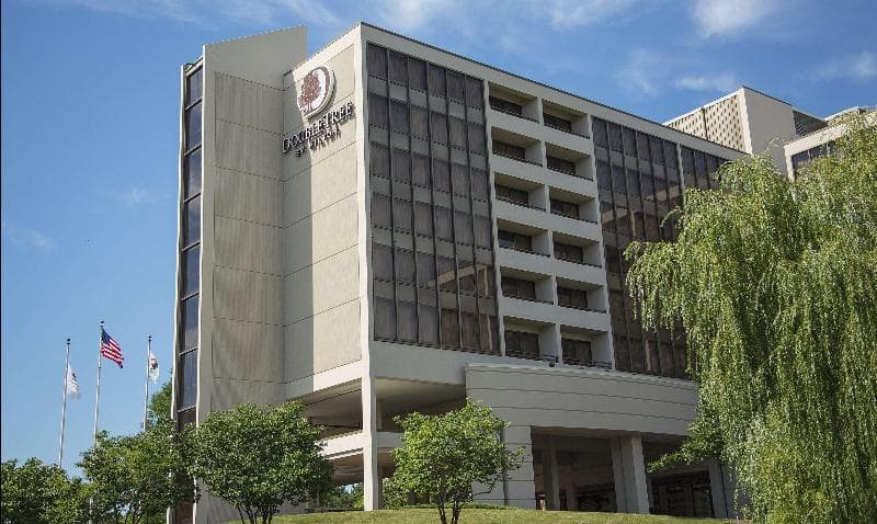 DoubleTree by Hilton Chicago - Oak Brook 2