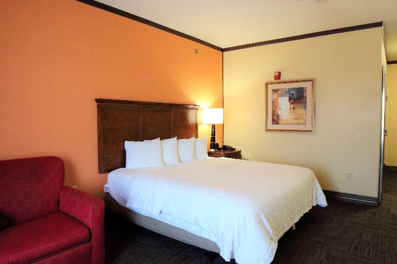 Hampton Inn Seguin 5