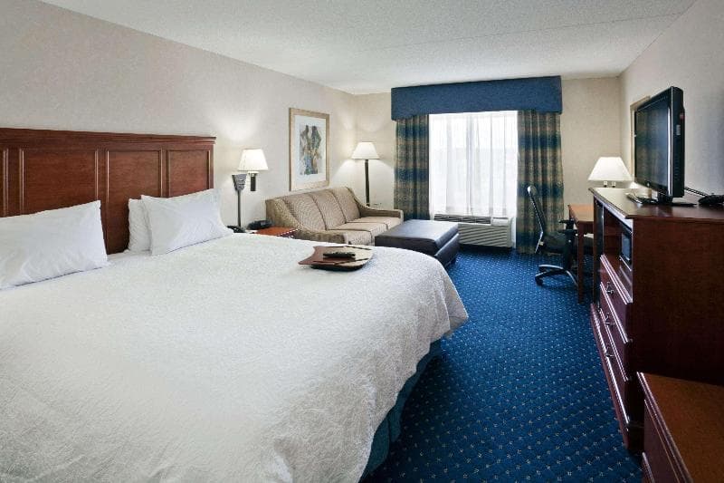 Hampton Inn Clifton Park 3
