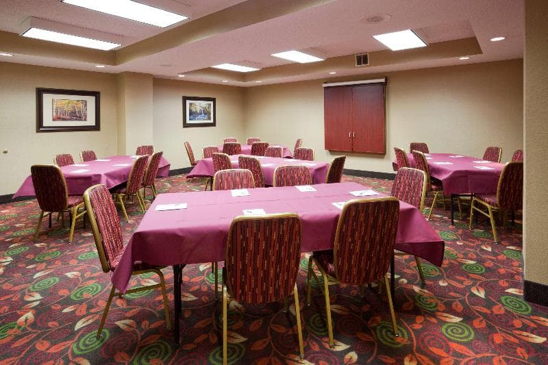 Hampton Inn Minneapolis NW Maple Grove 2