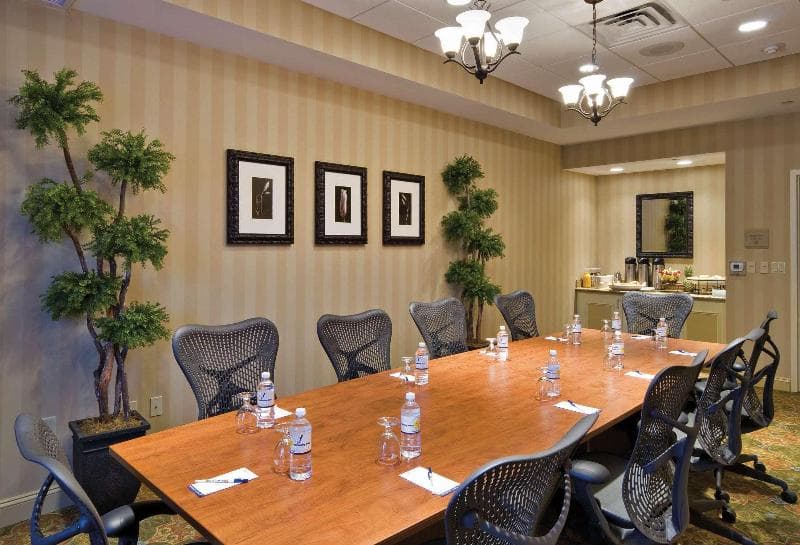 Hilton Garden Inn Lakewood 4