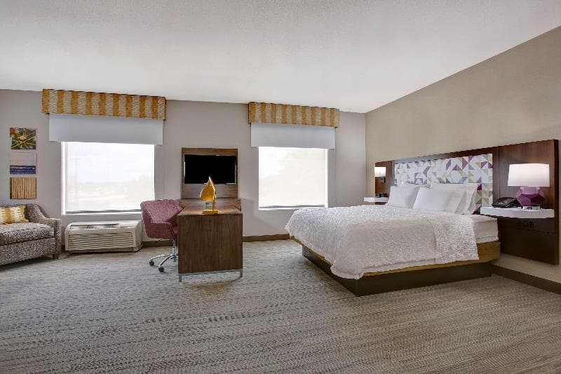 Hampton Inn & Suites Dallas-DeSoto 2