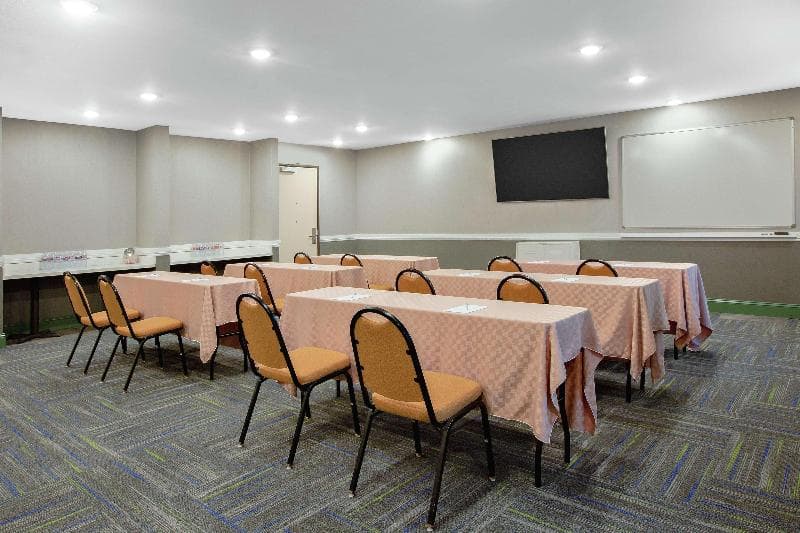 Hampton Inn & Suites Mountain View 4